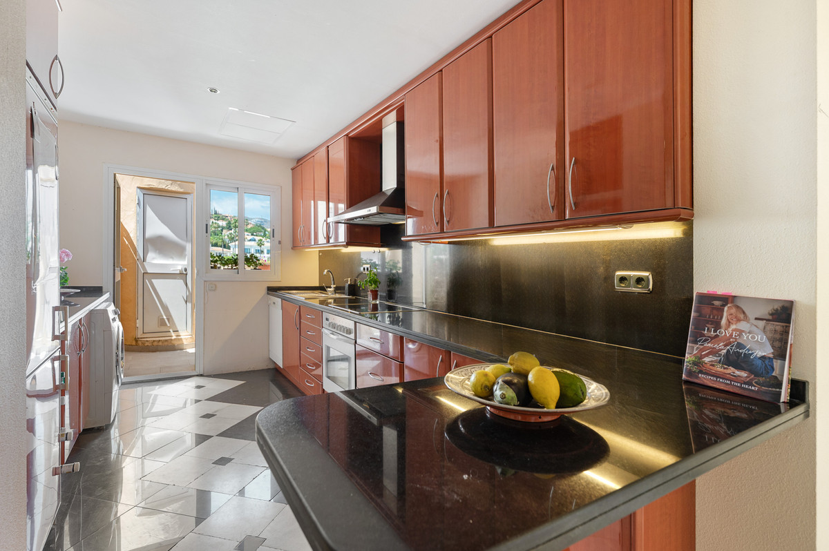 3 Bed Apartment for sale in Nueva Andalucía Costa Del Sol, Málaga, Spain