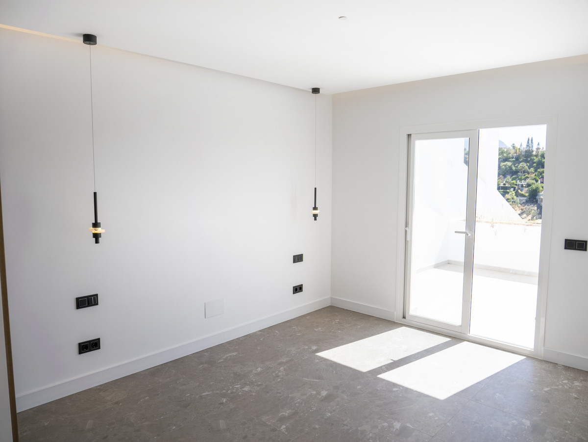3 Bed Apartment for sale in La Quinta Costa Del Sol, Málaga, Spain