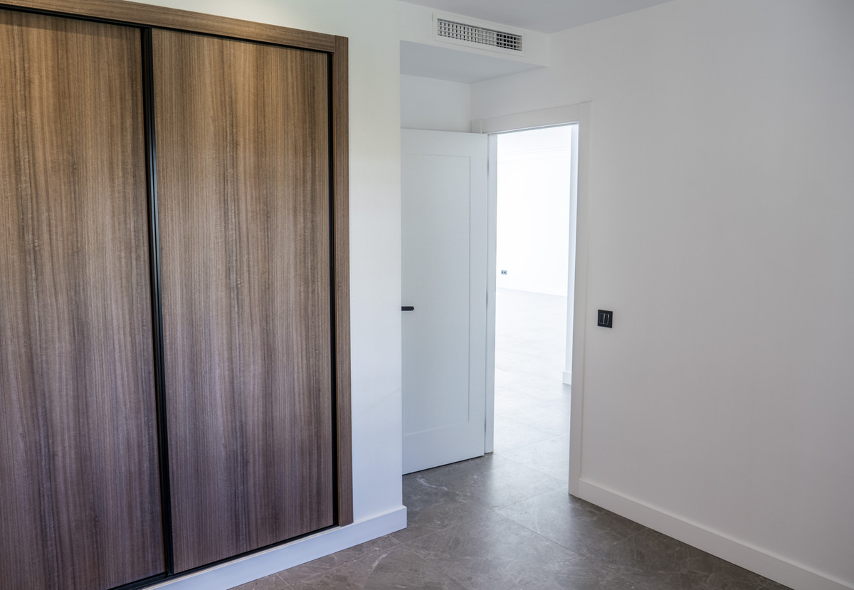 3 Bed Apartment for sale in La Quinta Costa Del Sol, Málaga, Spain