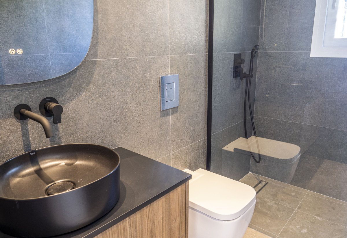 3 Bed Apartment for sale in La Quinta Costa Del Sol, Málaga, Spain