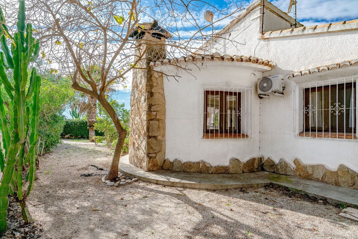 2 Bed Townhouse for sale in Moraira Costa Blanca, Alicante, Spain
