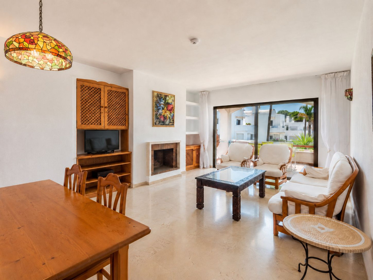 3 Bed Apartment for sale in Estepona Costa Del Sol, Málaga, Spain
