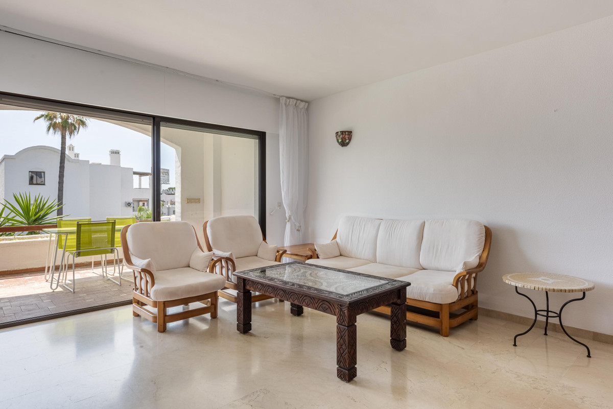 3 Bed Apartment for sale in Estepona Costa Del Sol, Málaga, Spain