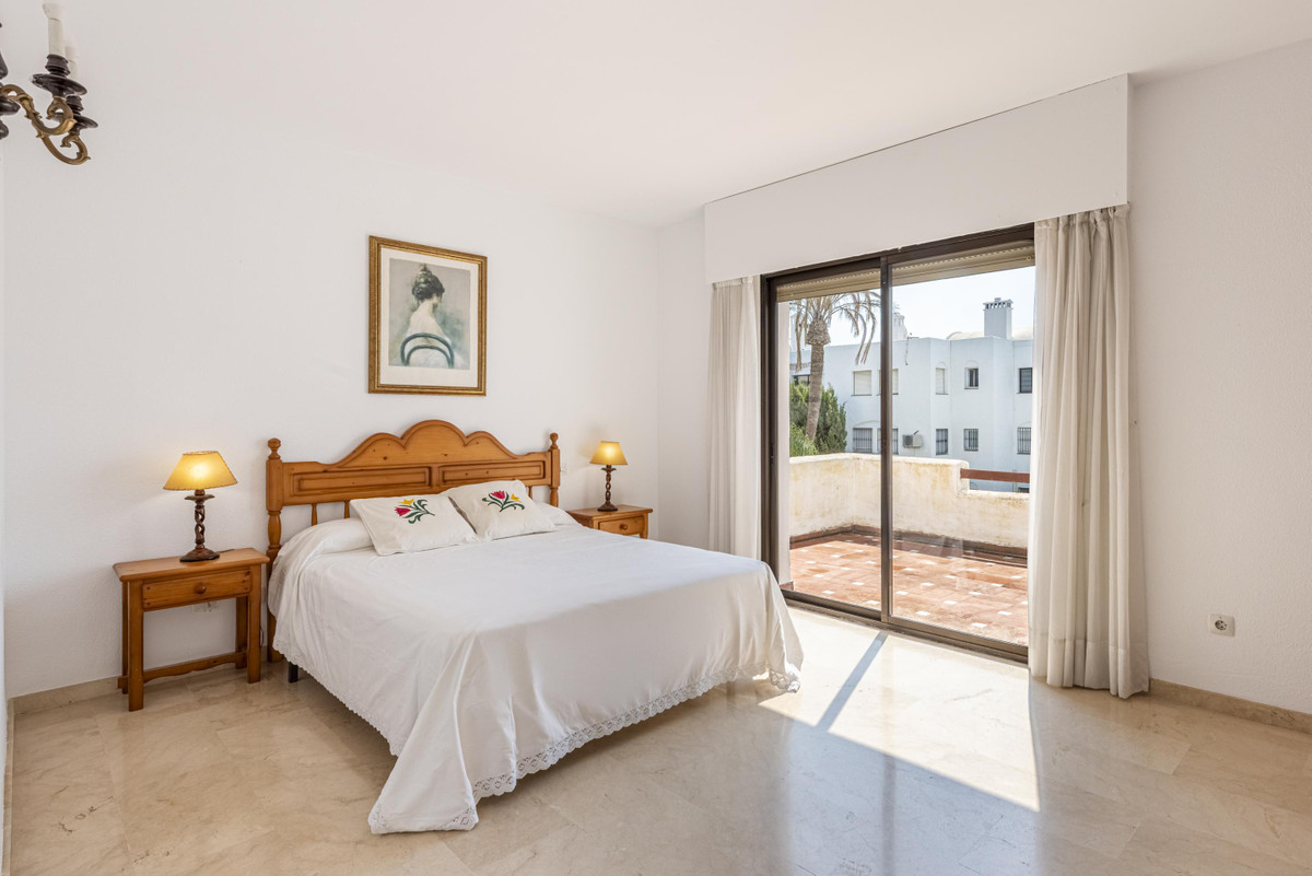 3 Bed Apartment for sale in Estepona Costa Del Sol, Málaga, Spain