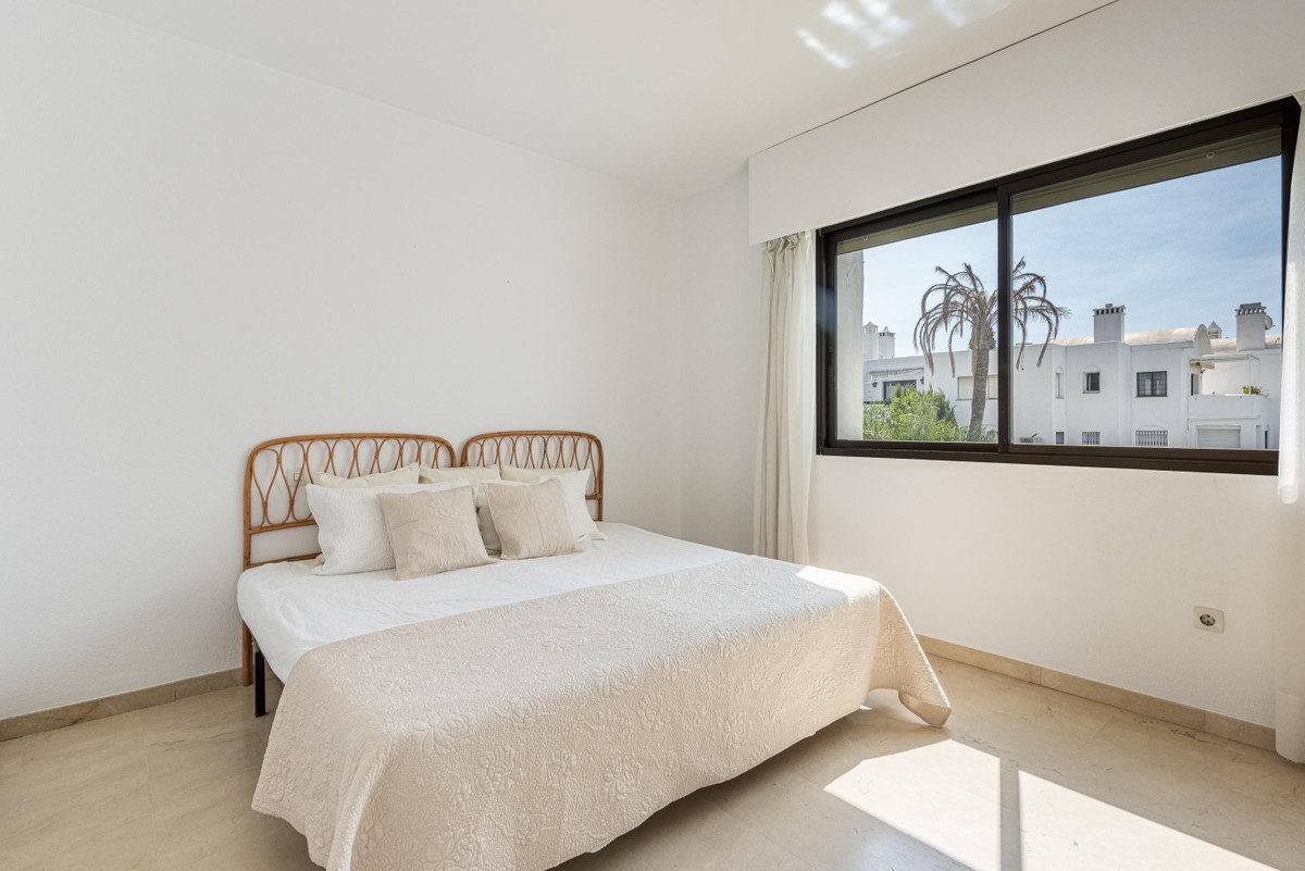 3 Bed Apartment for sale in Estepona Costa Del Sol, Málaga, Spain