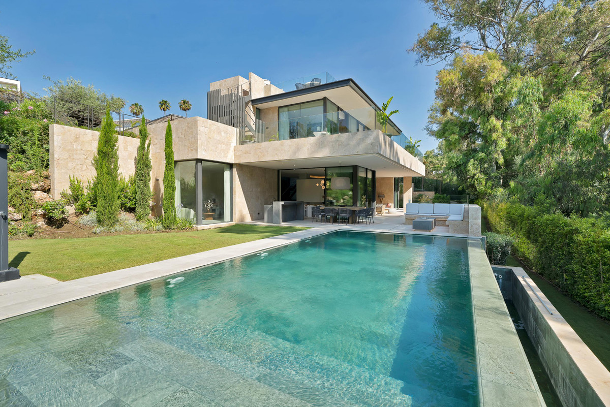 6 Bed Townhouse for sale in Marbella Costa Del Sol, Málaga, Spain