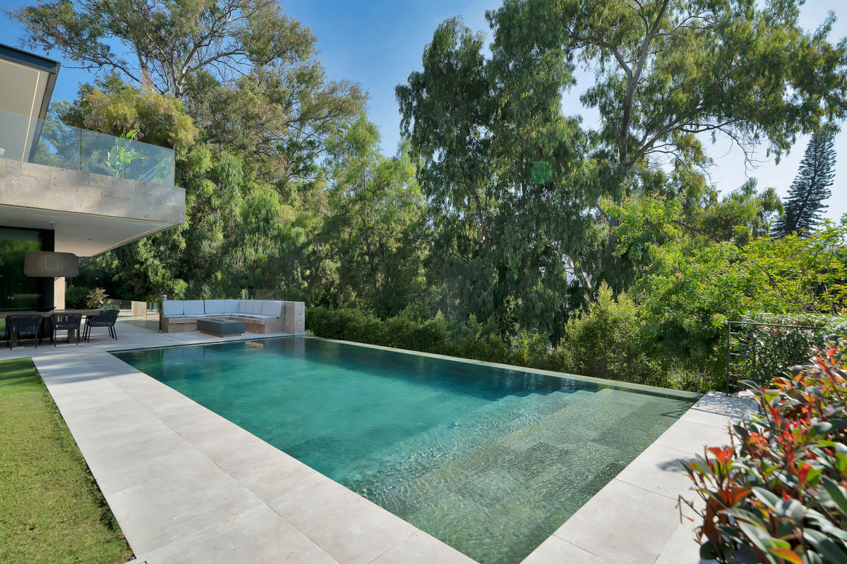 6 Bed Townhouse for sale in Marbella Costa Del Sol, Málaga, Spain