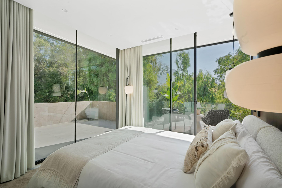 6 Bed Townhouse for sale in Marbella Costa Del Sol, Málaga, Spain