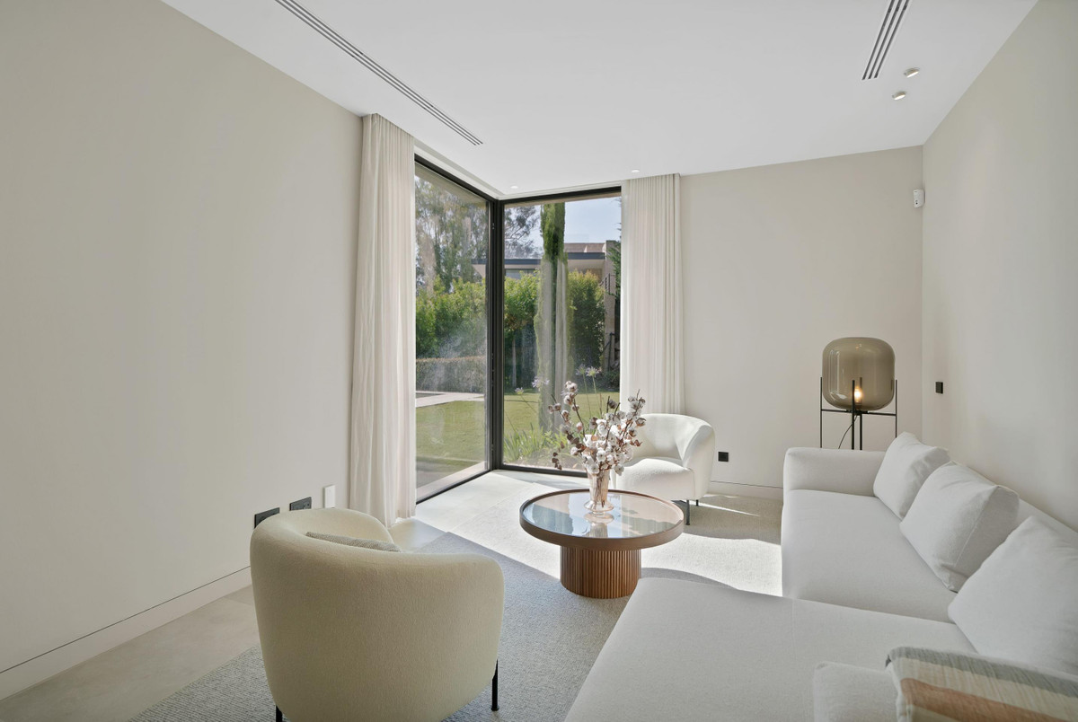 6 Bed Townhouse for sale in Marbella Costa Del Sol, Málaga, Spain