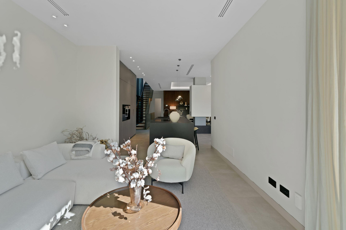 6 Bed Townhouse for sale in Marbella Costa Del Sol, Málaga, Spain