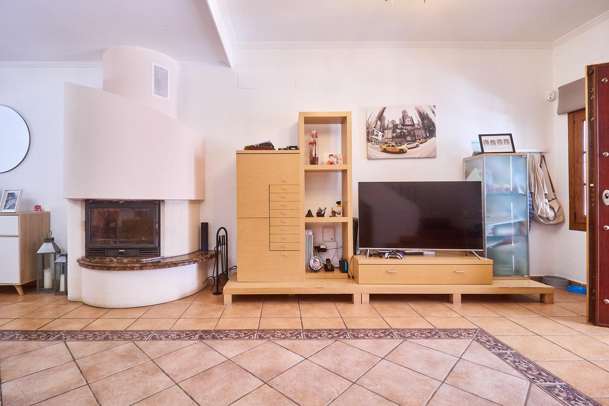 4 Bed Townhouse for sale in Fuengirola Costa Del Sol, Málaga, Spain
