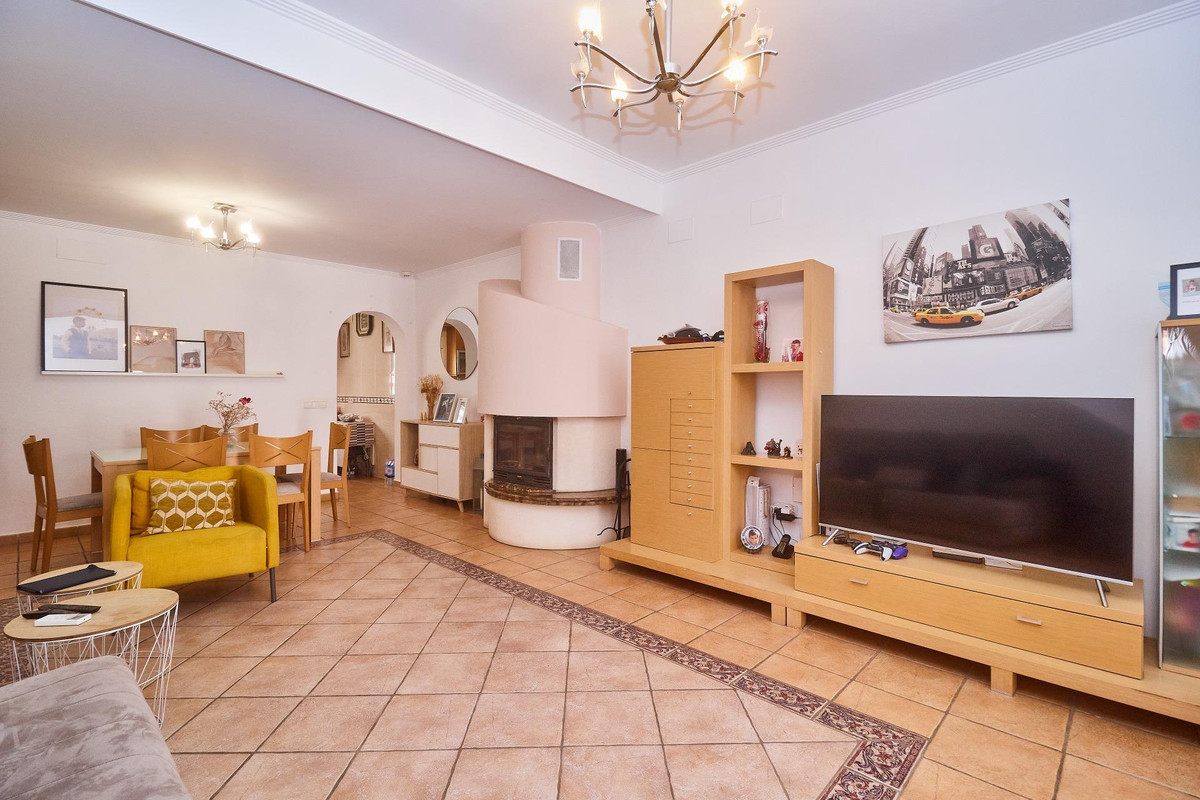 4 Bed Townhouse for sale in Fuengirola Costa Del Sol, Málaga, Spain