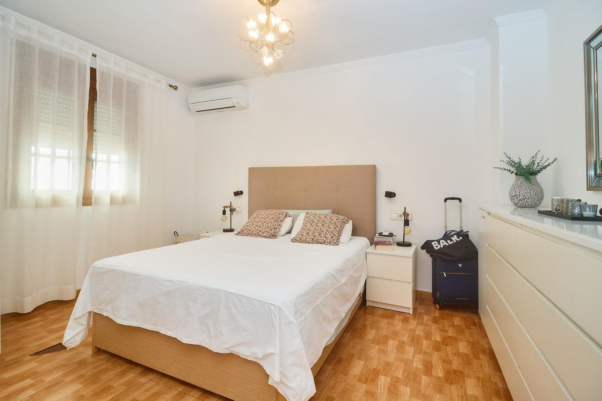 4 Bed Townhouse for sale in Fuengirola Costa Del Sol, Málaga, Spain