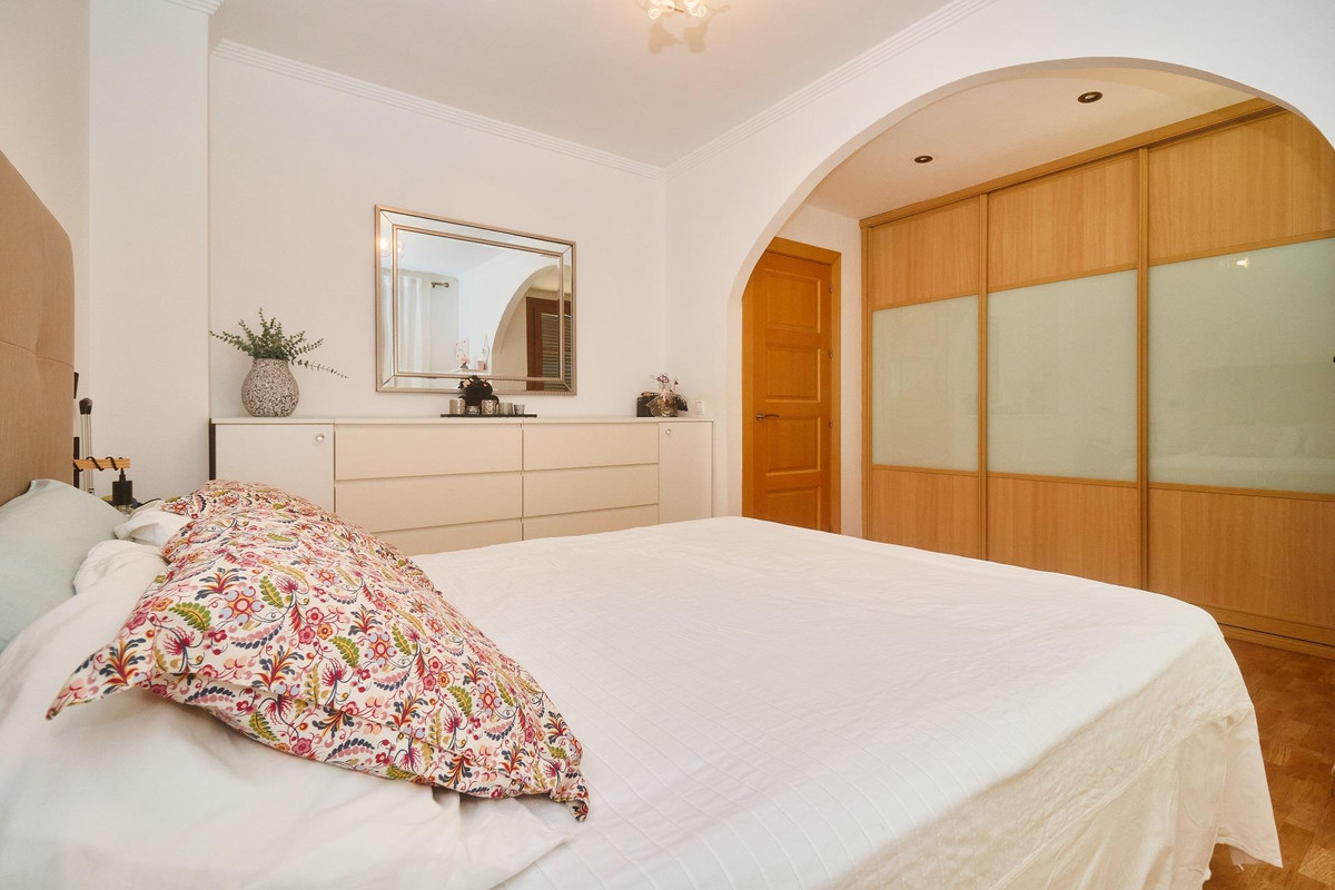 4 Bed Townhouse for sale in Fuengirola Costa Del Sol, Málaga, Spain