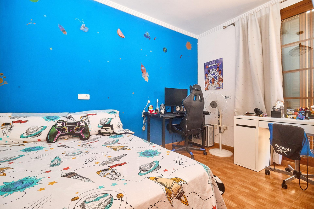 4 Bed Townhouse for sale in Fuengirola Costa Del Sol, Málaga, Spain