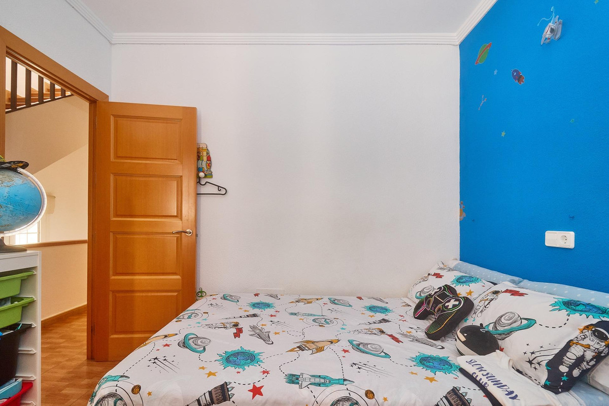 4 Bed Townhouse for sale in Fuengirola Costa Del Sol, Málaga, Spain