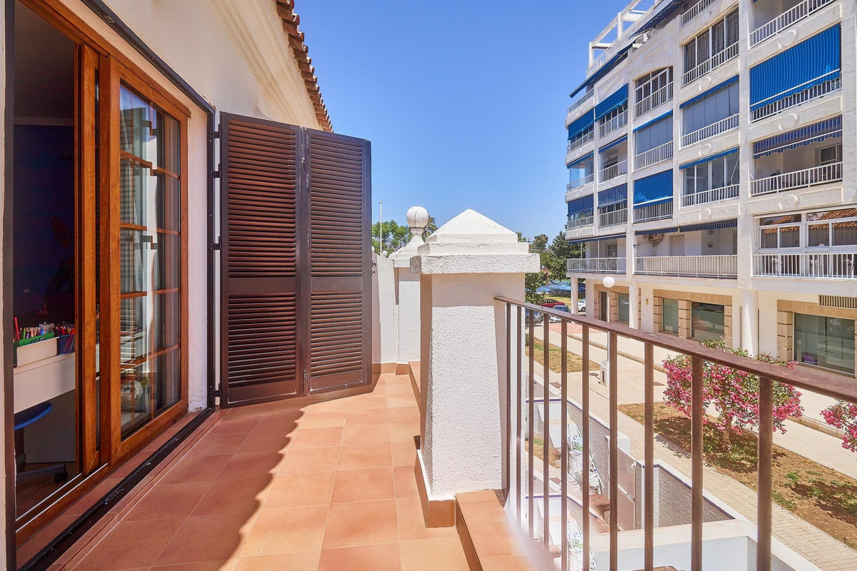 4 Bed Townhouse for sale in Fuengirola Costa Del Sol, Málaga, Spain