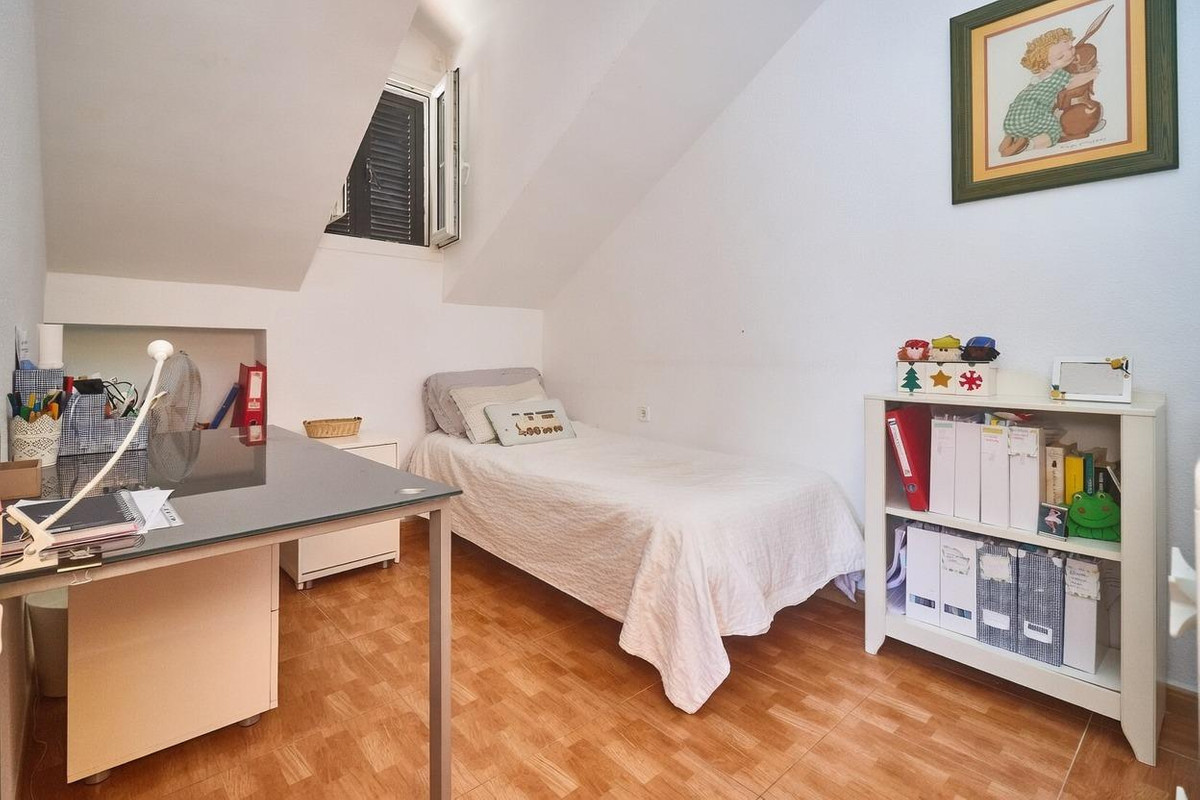 4 Bed Townhouse for sale in Fuengirola Costa Del Sol, Málaga, Spain