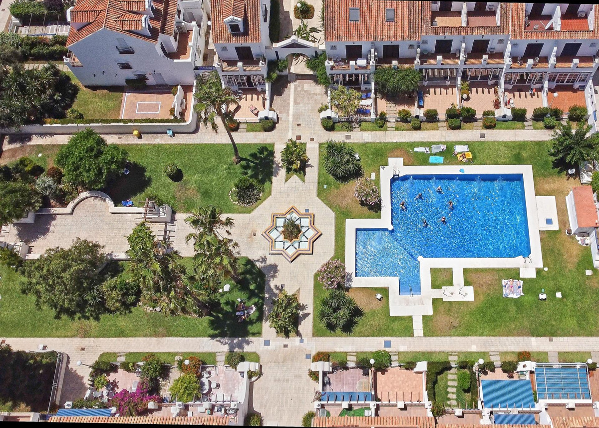4 Bed Townhouse for sale in Fuengirola Costa Del Sol, Málaga, Spain