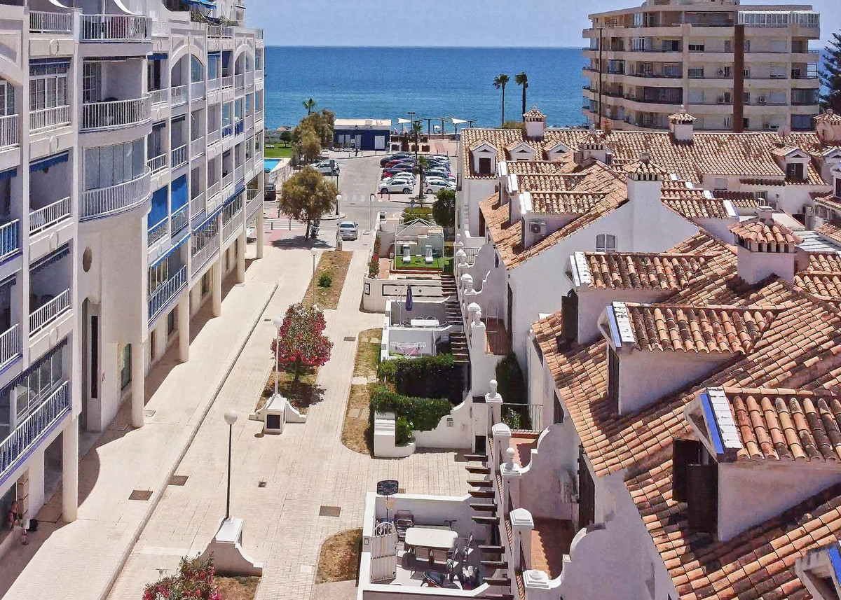 4 Bed Townhouse for sale in Fuengirola Costa Del Sol, Málaga, Spain