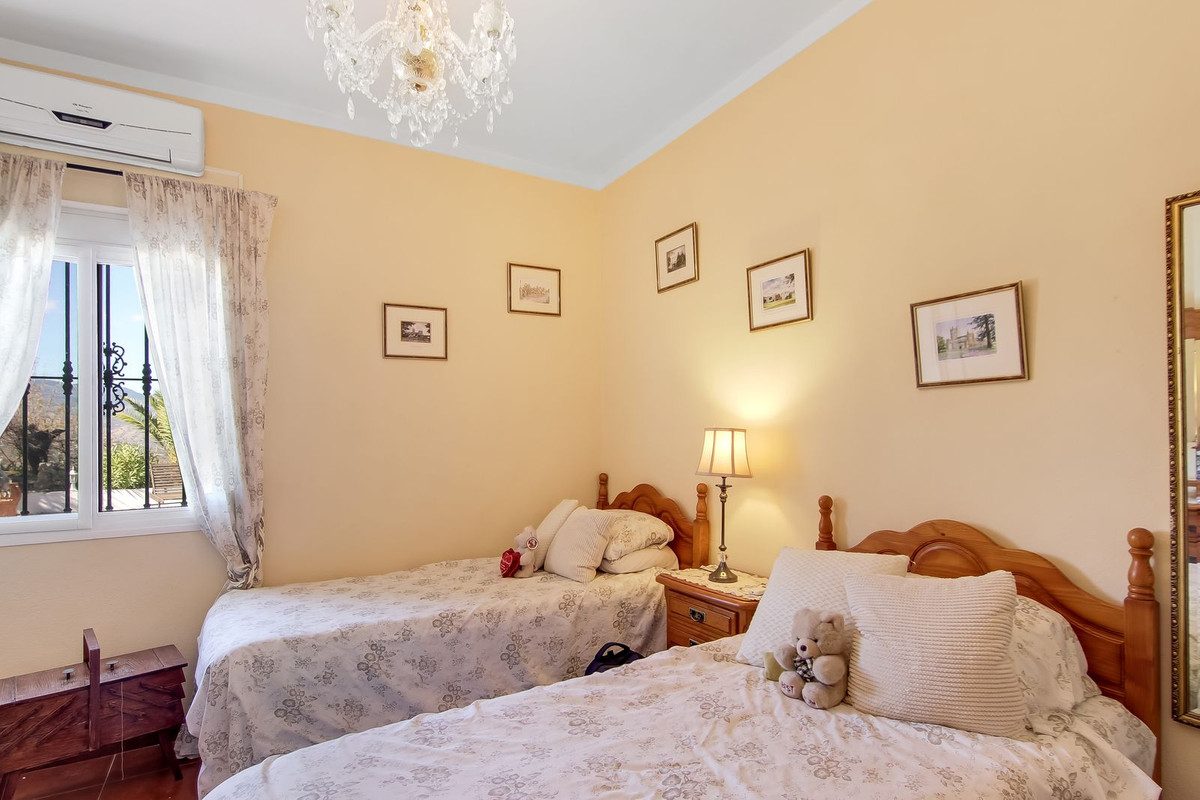 Se vende Finca - Cortijo de 3 dormitorios en Costa Del Sol, Málaga, España