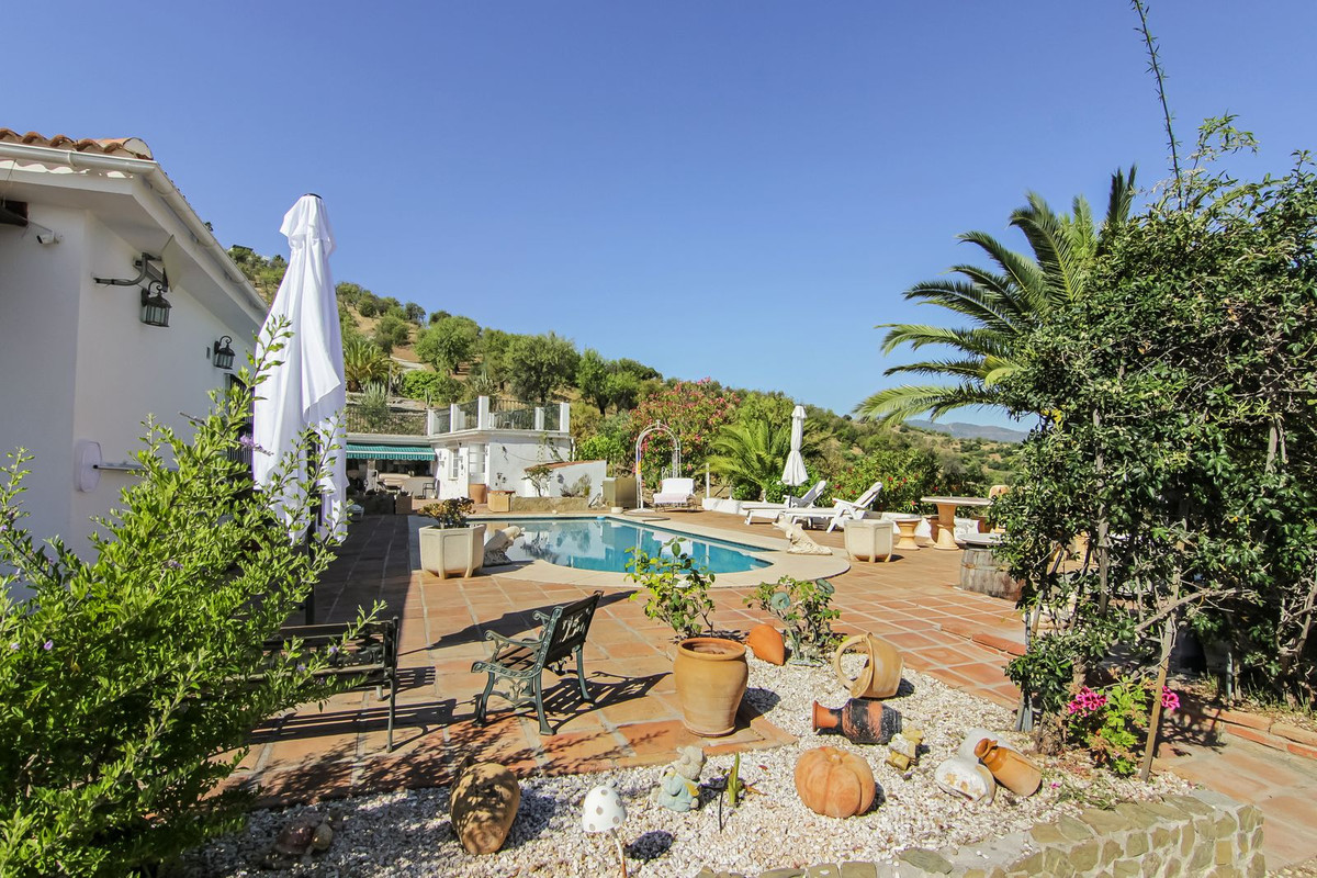Se vende Finca - Cortijo de 3 dormitorios en Costa Del Sol, Málaga, España