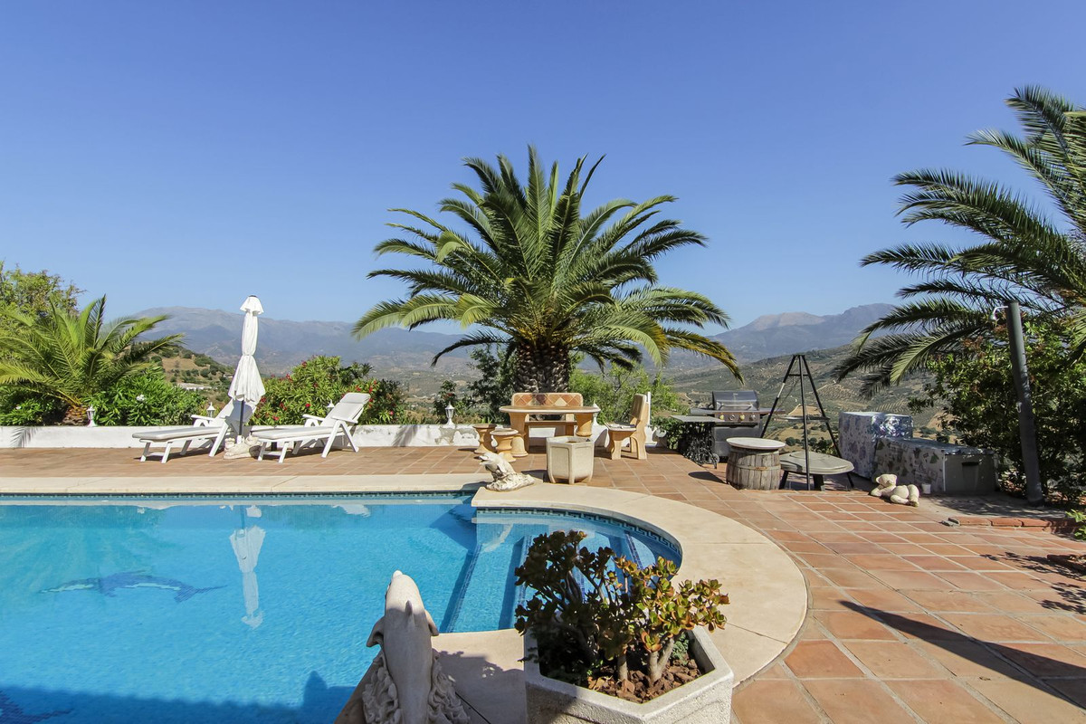 Se vende Finca - Cortijo de 3 dormitorios en Costa Del Sol, Málaga, España