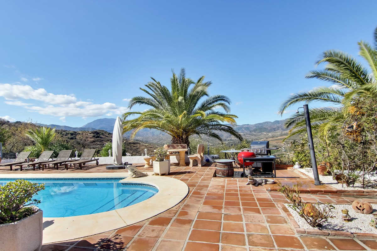 Se vende Finca - Cortijo de 3 dormitorios en Costa Del Sol, Málaga, España