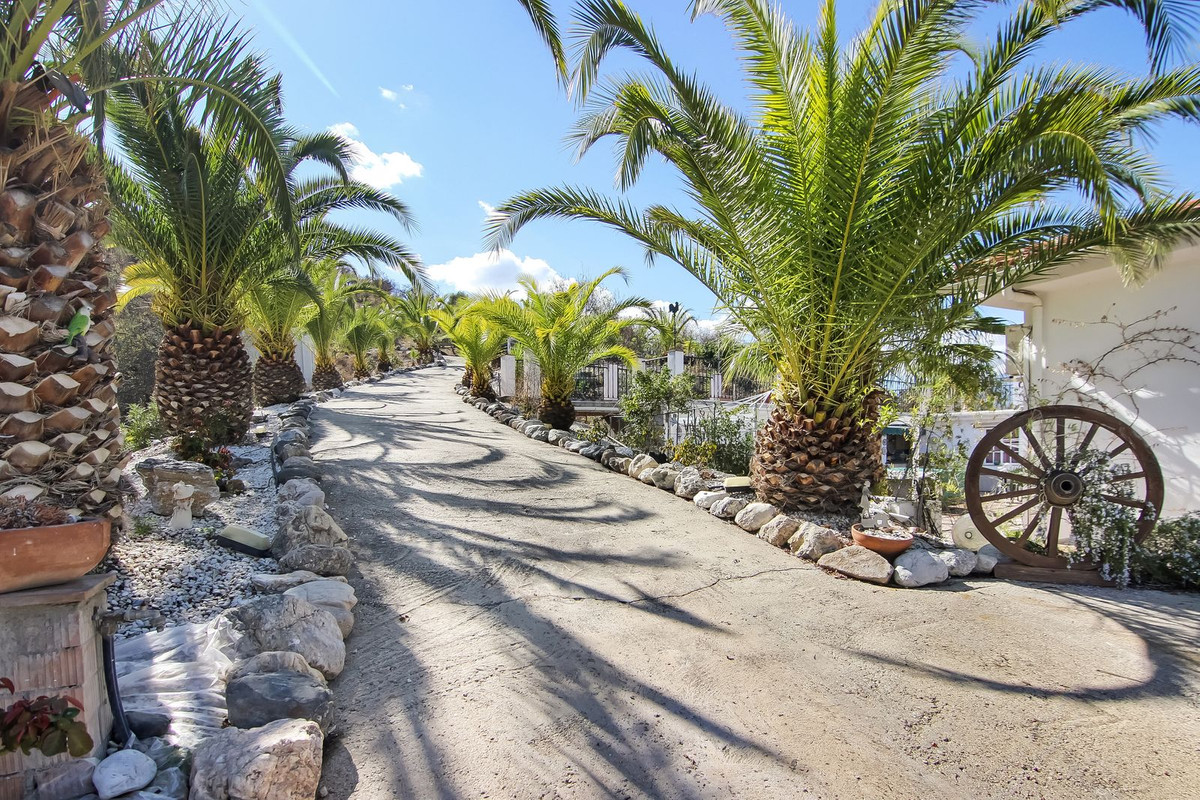 Se vende Finca - Cortijo de 3 dormitorios en Costa Del Sol, Málaga, España