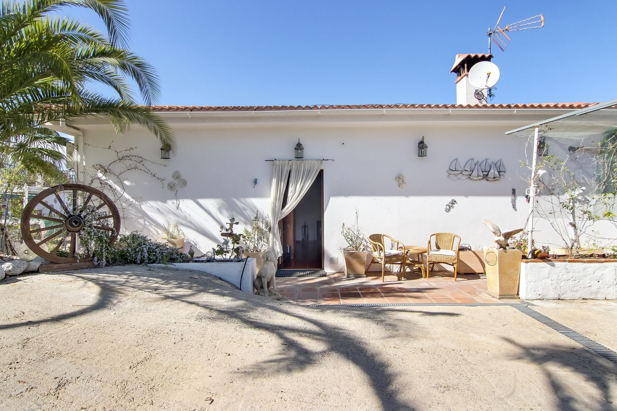 Se vende Finca - Cortijo de 3 dormitorios en Costa Del Sol, Málaga, España