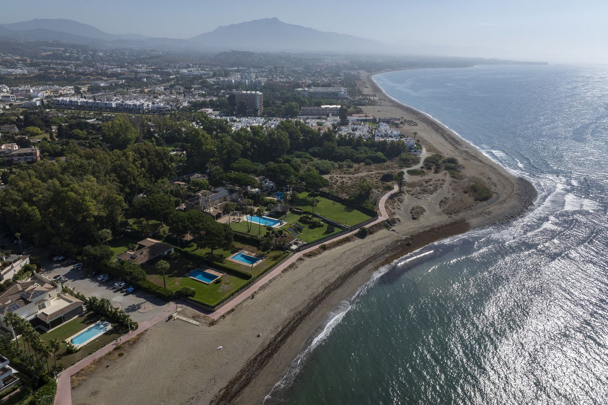 Se vende Villa - Chalet de 5 dormitorios en Costa Del Sol, Málaga, España