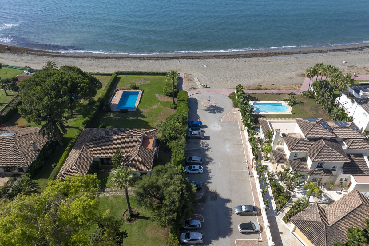 Se vende Villa - Chalet de 5 dormitorios en Costa Del Sol, Málaga, España