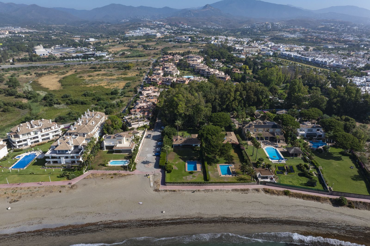 Se vende Villa - Chalet de 5 dormitorios en Costa Del Sol, Málaga, España