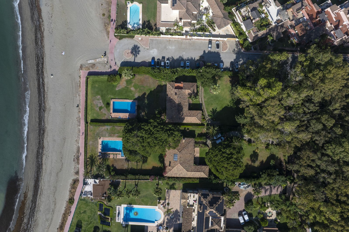 Se vende Villa - Chalet de 5 dormitorios en Costa Del Sol, Málaga, España