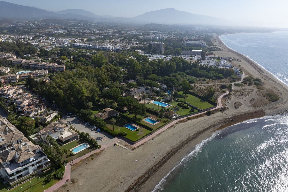 Se vende Villa - Chalet de 5 dormitorios en Costa Del Sol, Málaga, España