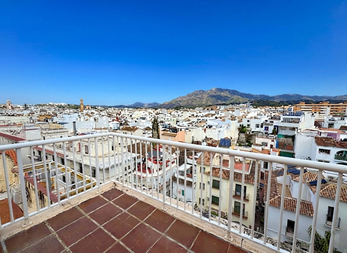 2 Bed Apartment for sale in Estepona Costa Del Sol, Málaga, Spain