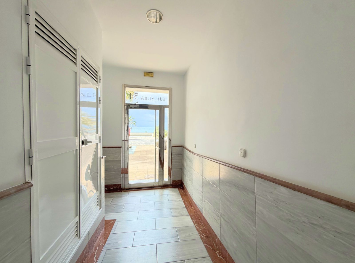 2 Bed Apartment for sale in Estepona Costa Del Sol, Málaga, Spain