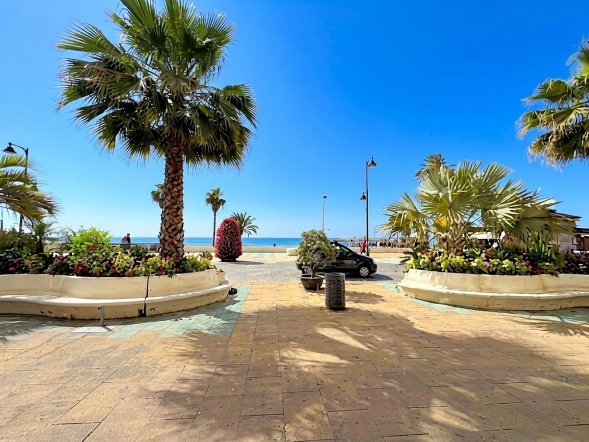 2 Bed Apartment for sale in Estepona Costa Del Sol, Málaga, Spain