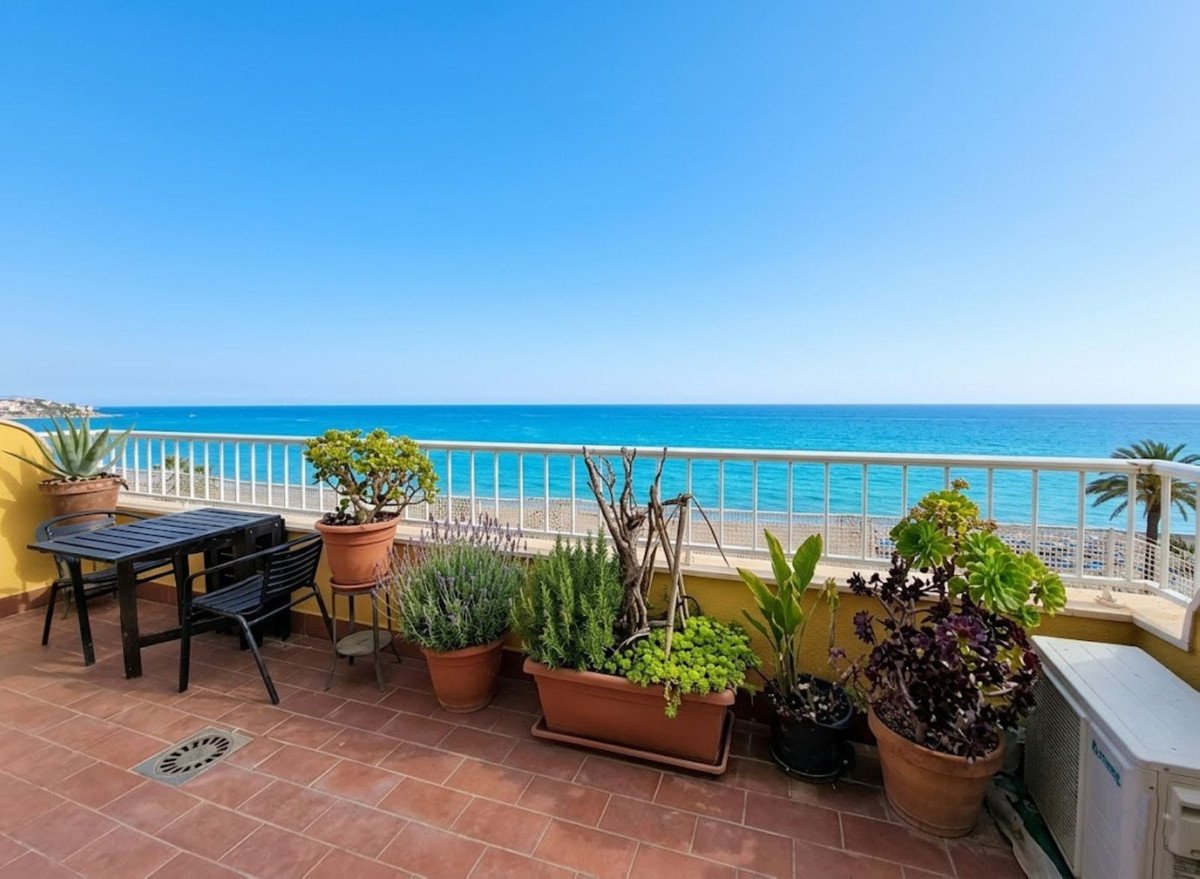 2 Bed Apartment for sale in Estepona Costa Del Sol, Málaga, Spain