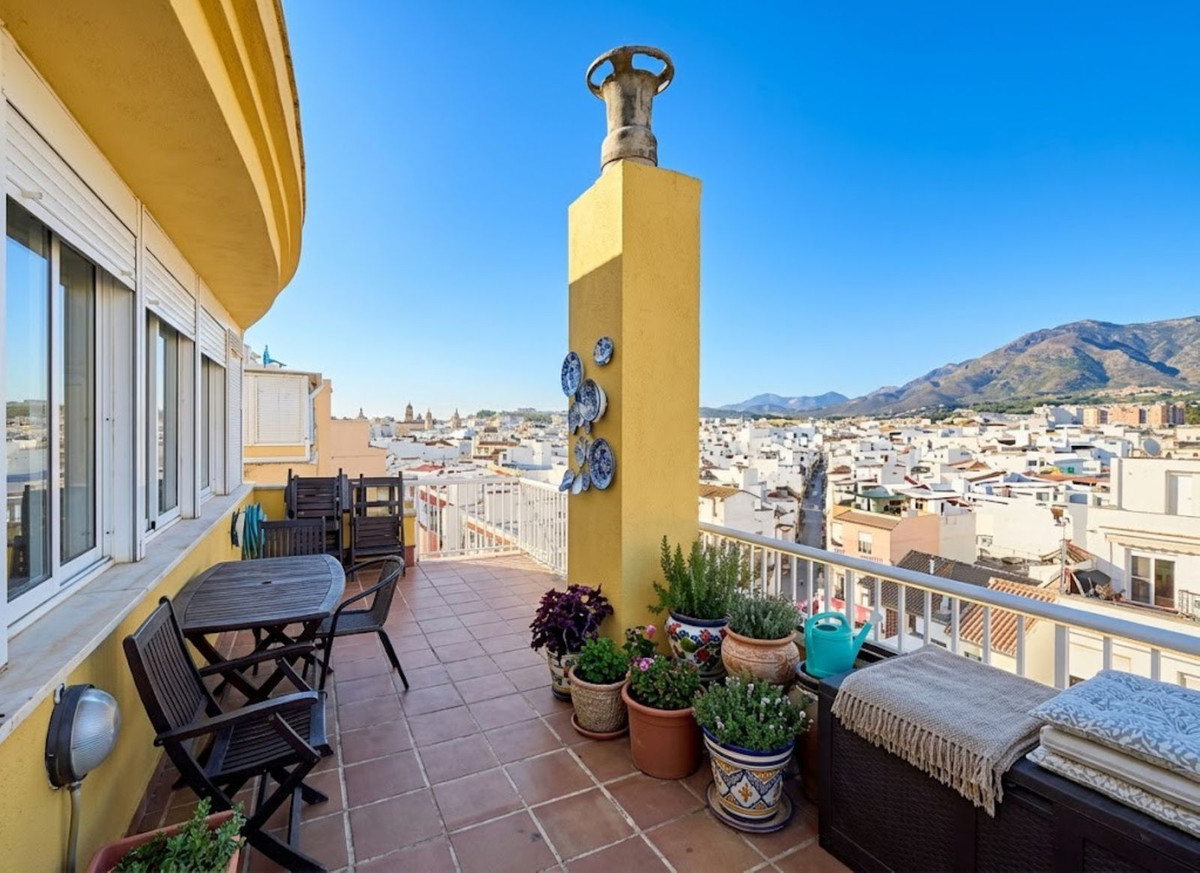 2 Bed Apartment for sale in Estepona Costa Del Sol, Málaga, Spain