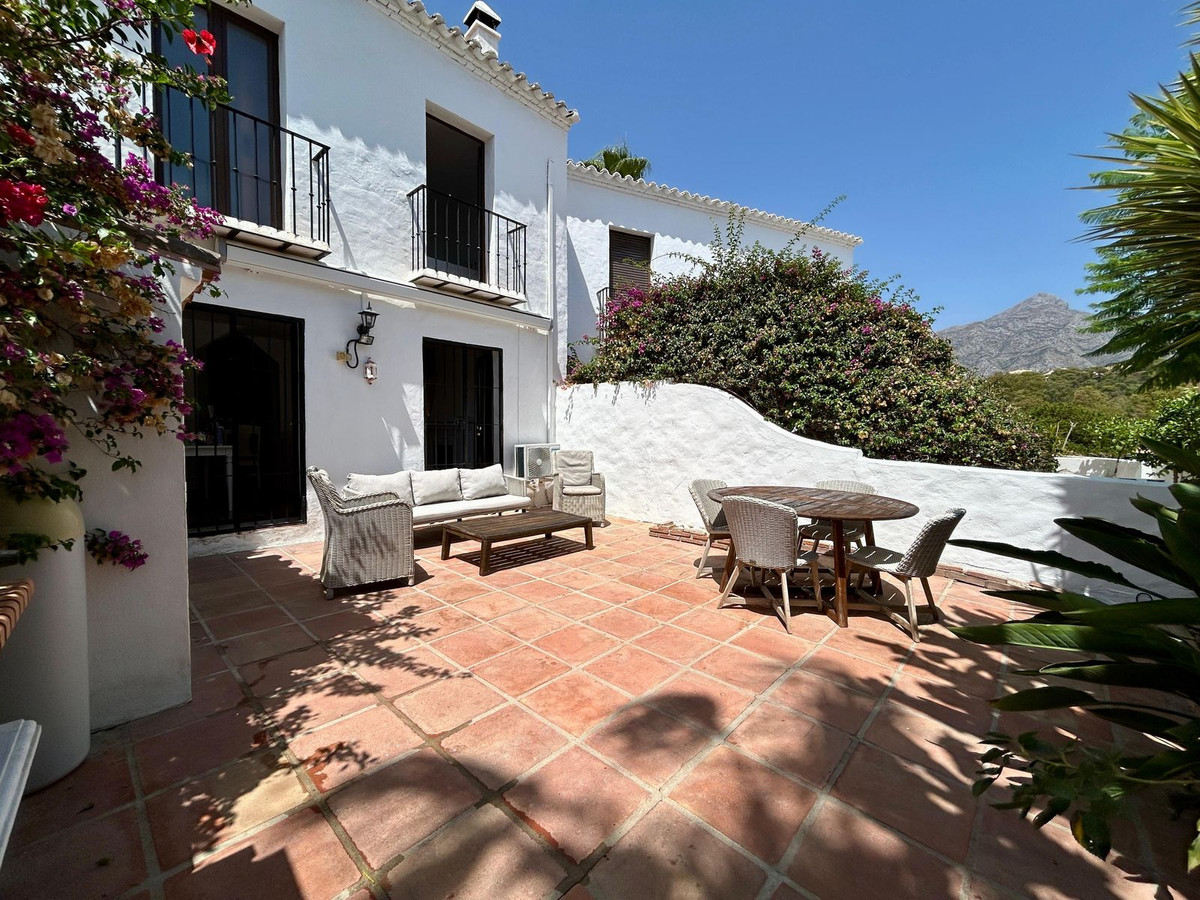 2 Bed Townhouse for sale in Nueva Andalucía Costa Del Sol, Málaga, Spain