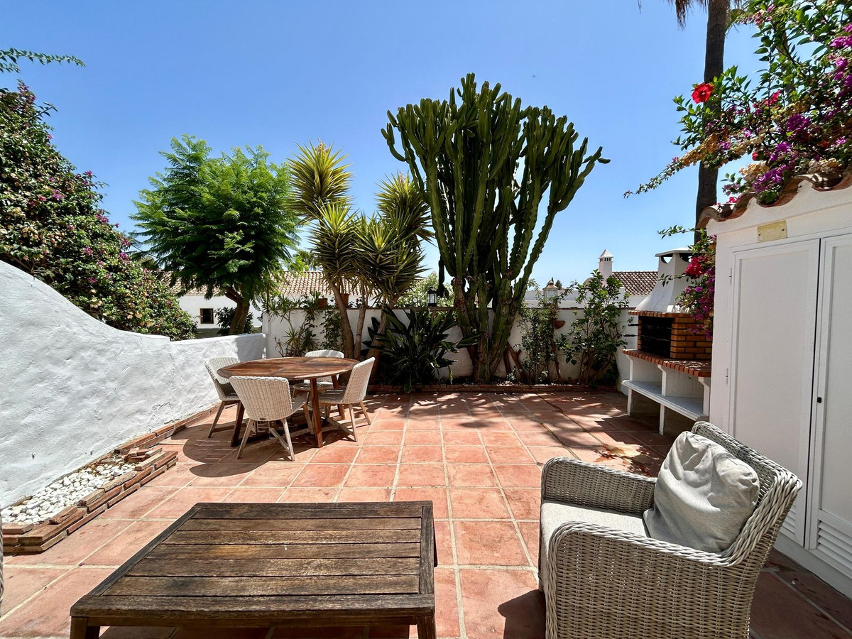 2 Bed Townhouse for sale in Nueva Andalucía Costa Del Sol, Málaga, Spain