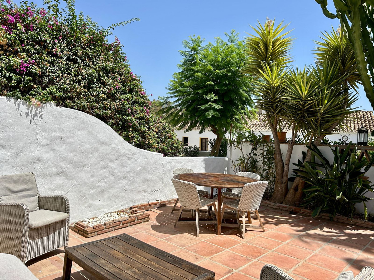 2 Bed Townhouse for sale in Nueva Andalucía Costa Del Sol, Málaga, Spain