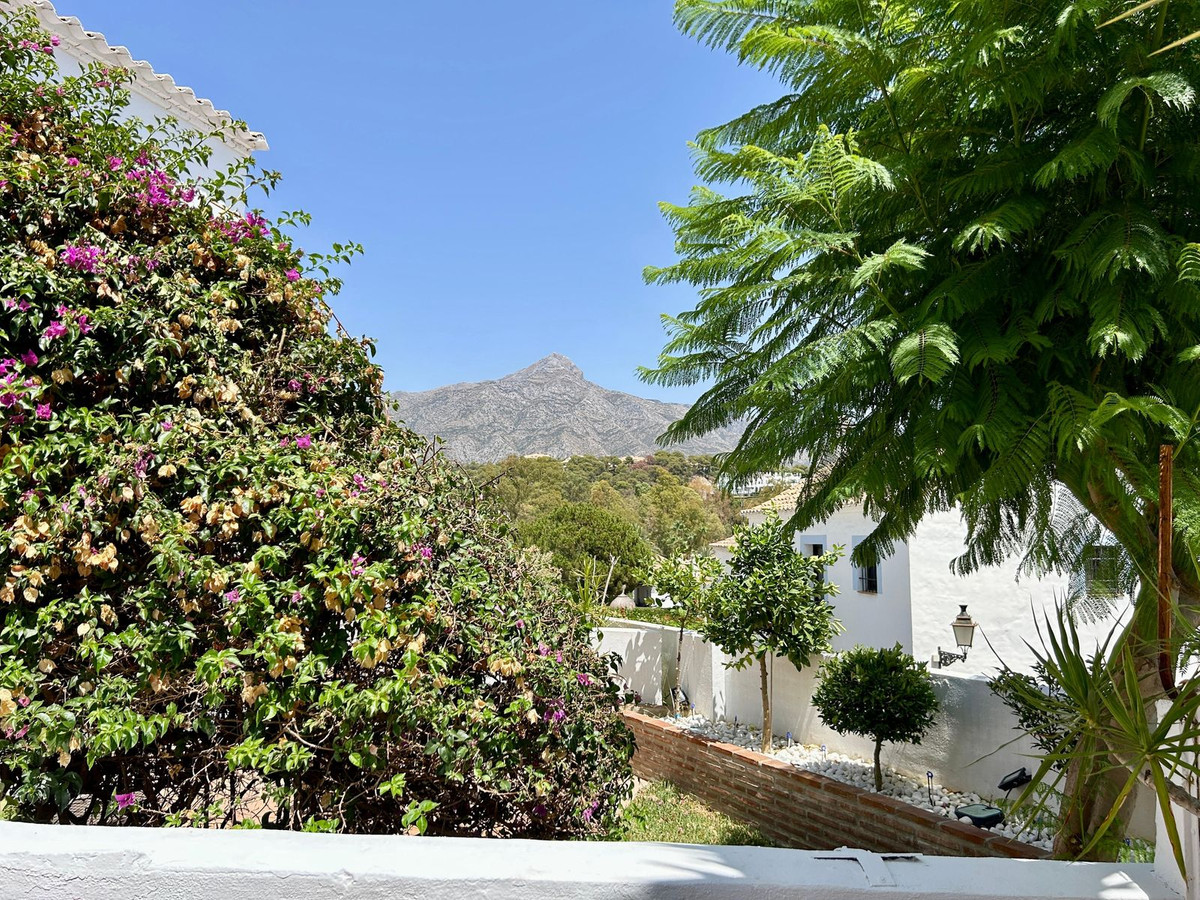 2 Bed Townhouse for sale in Nueva Andalucía Costa Del Sol, Málaga, Spain