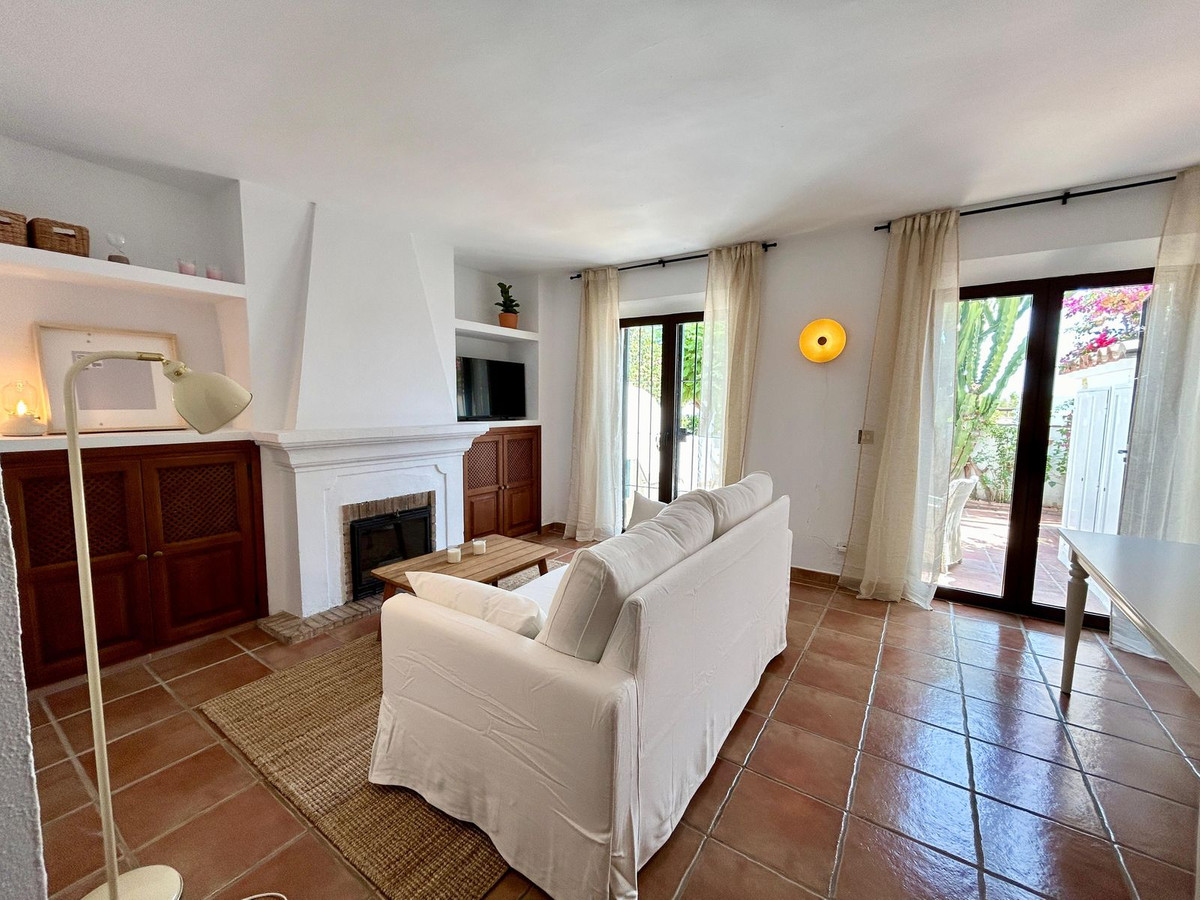 2 Bed Townhouse for sale in Nueva Andalucía Costa Del Sol, Málaga, Spain
