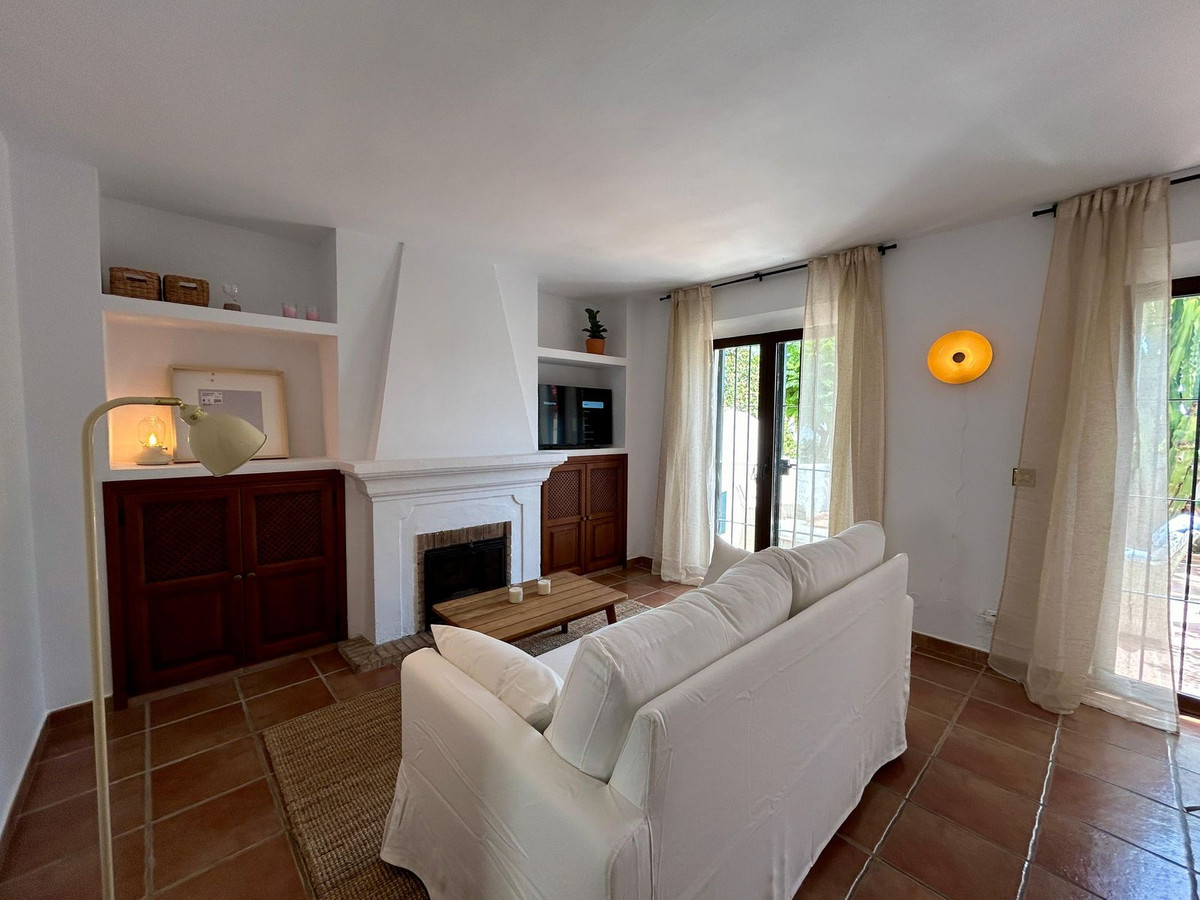 2 Bed Townhouse for sale in Nueva Andalucía Costa Del Sol, Málaga, Spain