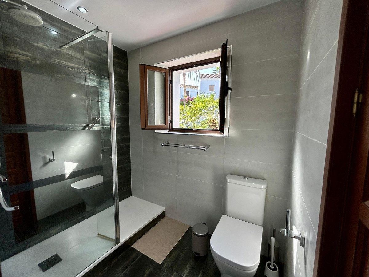 2 Bed Townhouse for sale in Nueva Andalucía Costa Del Sol, Málaga, Spain