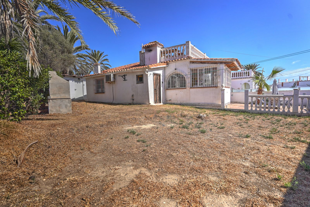 Se vende Villa - Chalet de 2 dormitorios en Costa Del Sol, Málaga, España