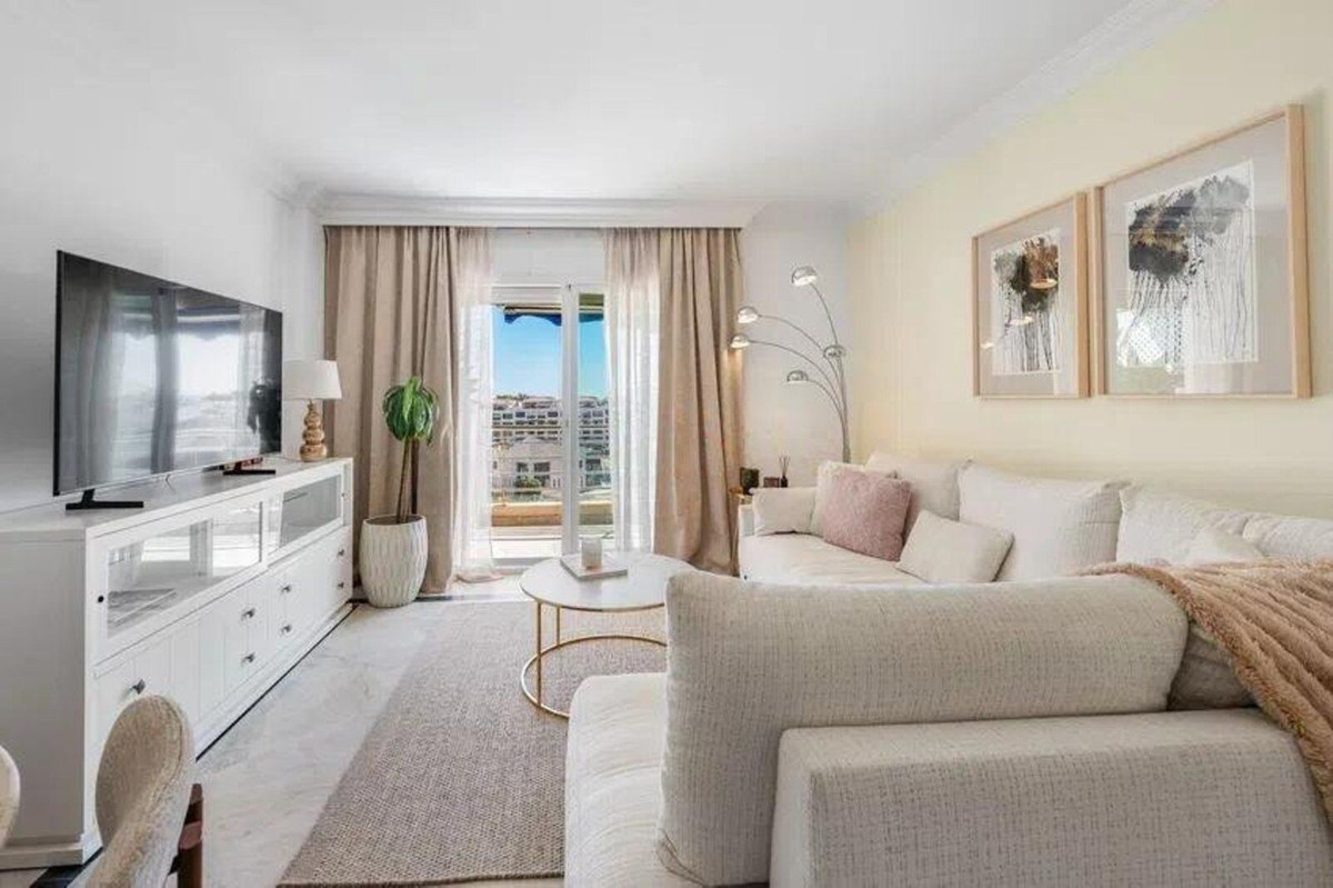 2 Bed Apartment for sale in Puerto Banús Costa Del Sol, Málaga, Spain