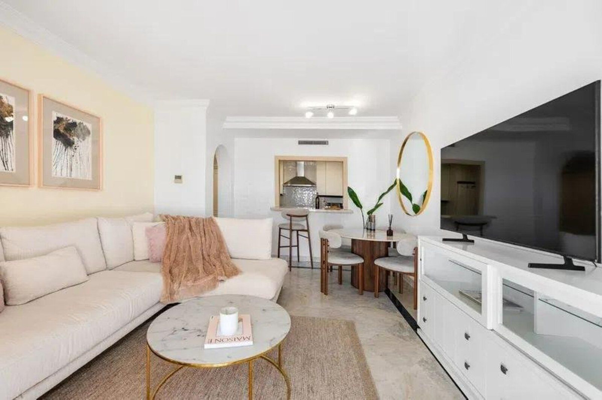 2 Bed Apartment for sale in Puerto Banús Costa Del Sol, Málaga, Spain